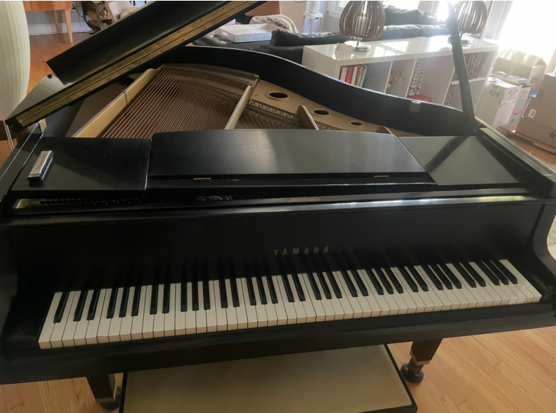 Baby Grand Yamaha G1 Black Satin 5'3"