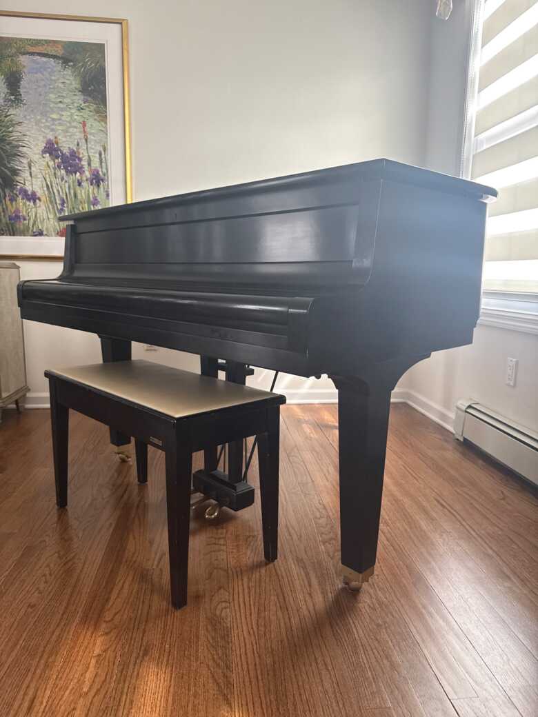 1969 Yamaha G1 Baby Grand Piano