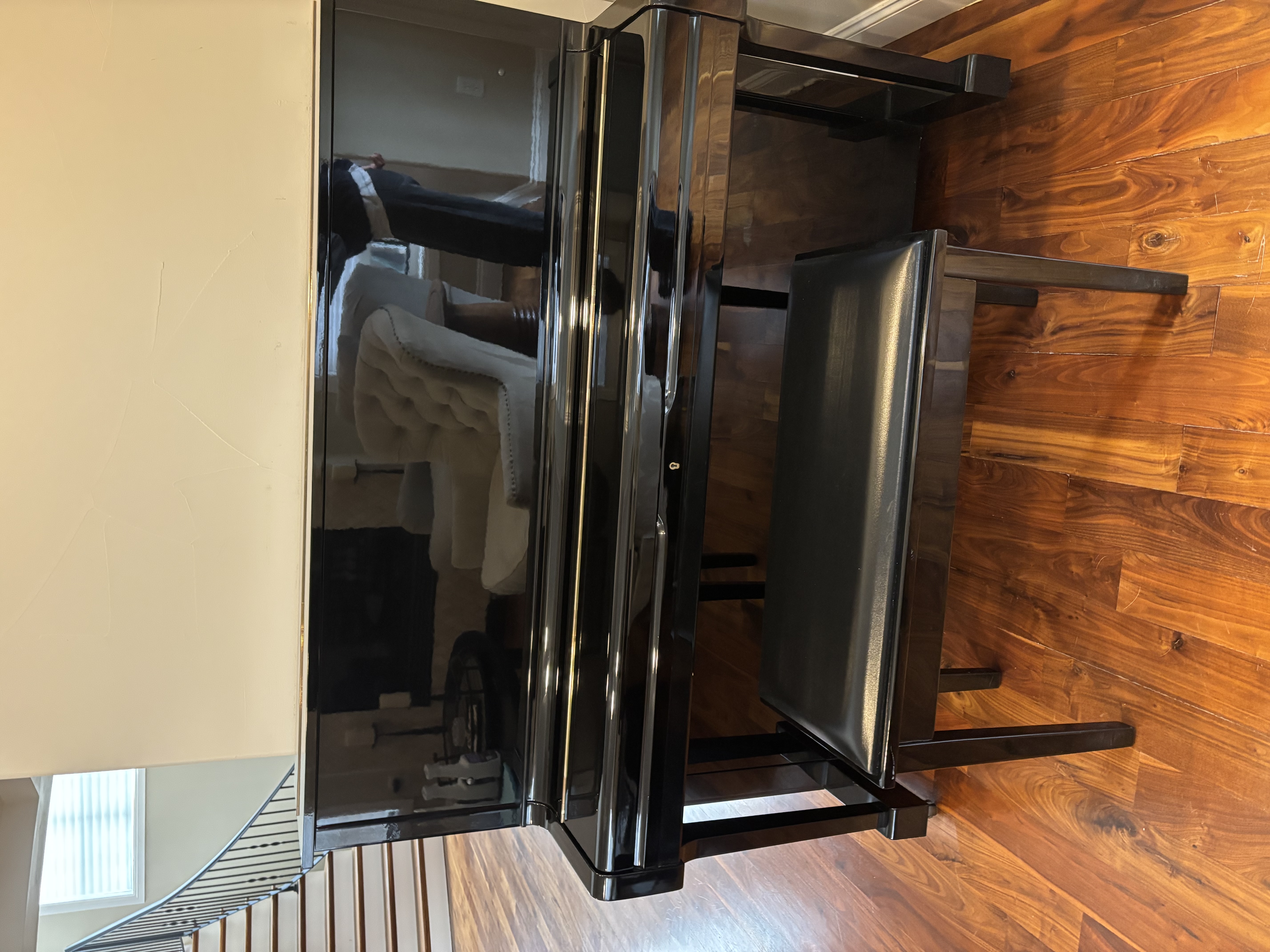 Gorgeous High Gloss Polished Ebony Yamaha U1