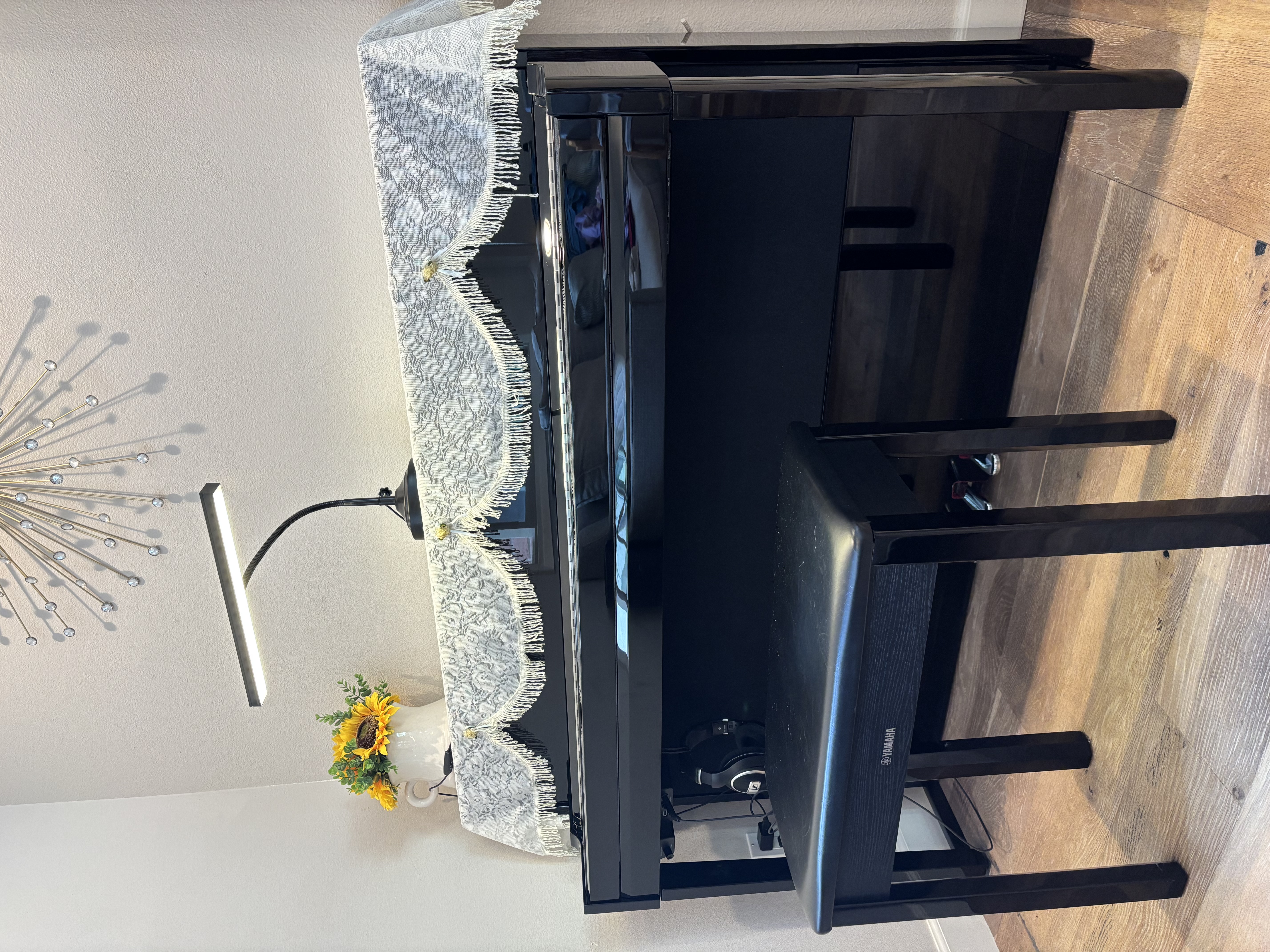 Yamaha AvantGrand NU1X Hybrid Upright Piano 2021