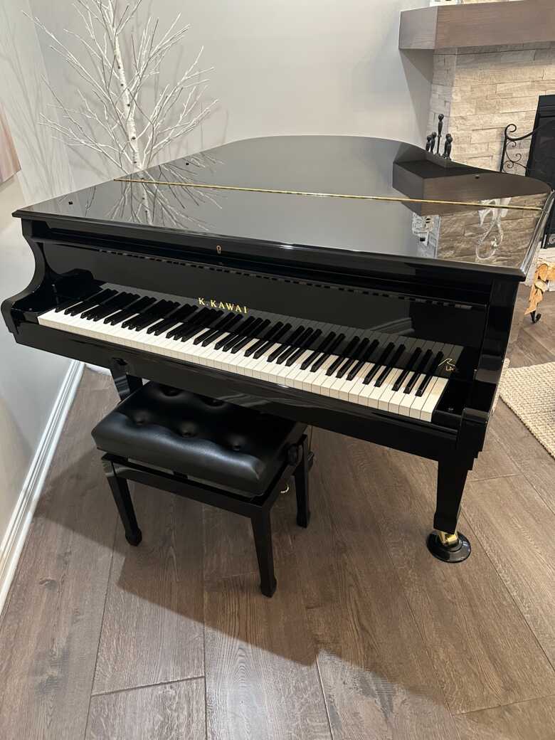 Beautiful Kawai Baby Grand GX1-BL