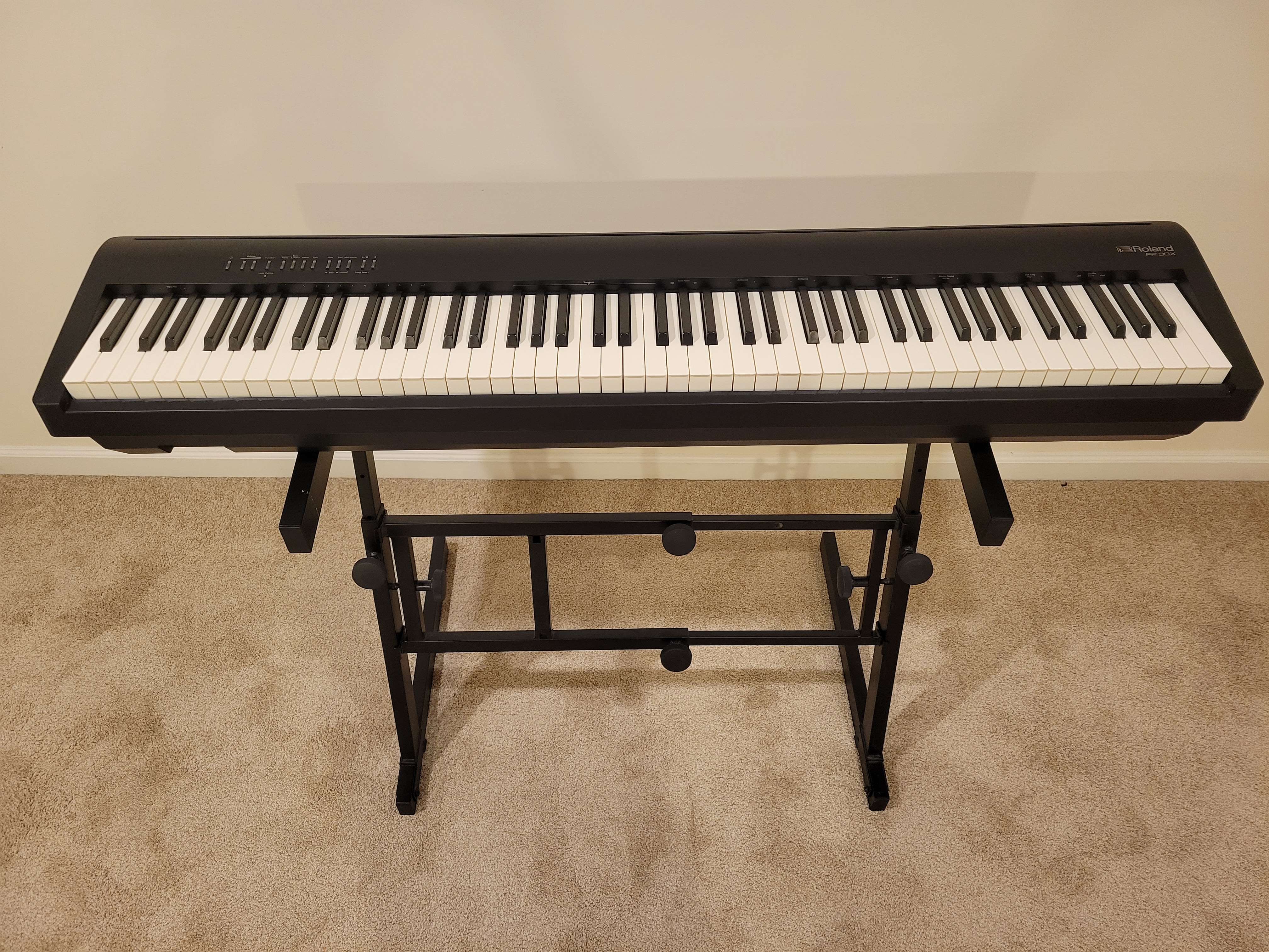 Roland FP-30X Black in Excellent Condition with Stand