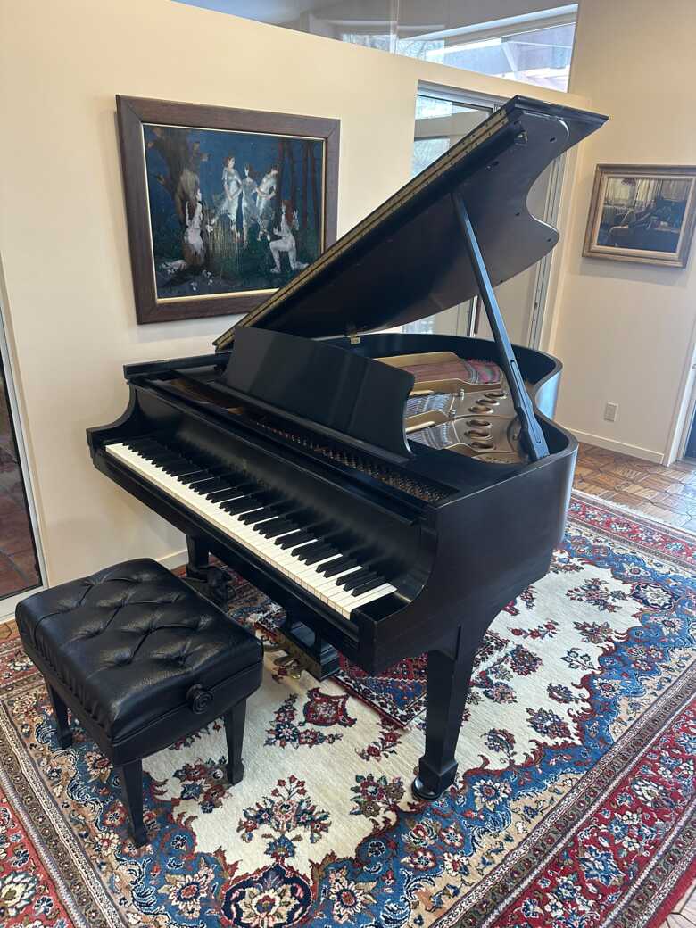 1975 Steinway & Sons Model M Grand (5'7") – Satin Ebony