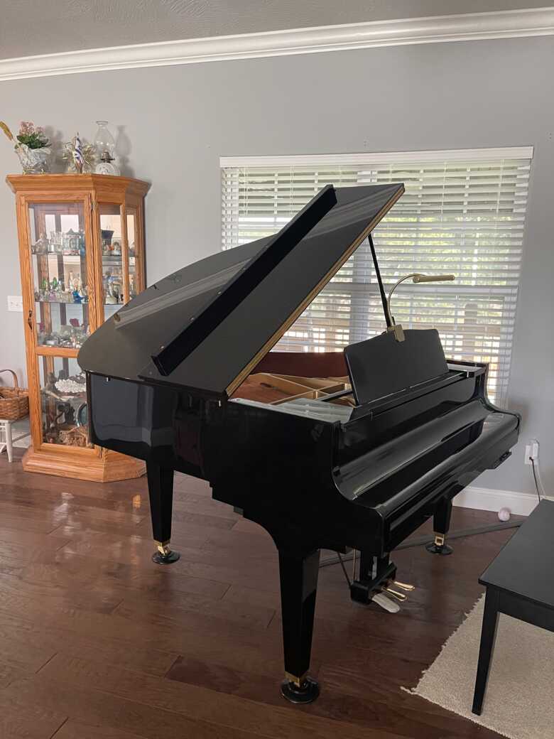 Like new Kawai, with disc player/bose speaker
