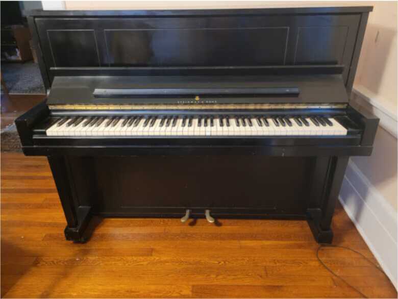 Steinway Upright 1973 Excellent Condition Original Owner