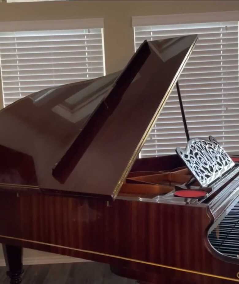 The Grandest Piano of all!