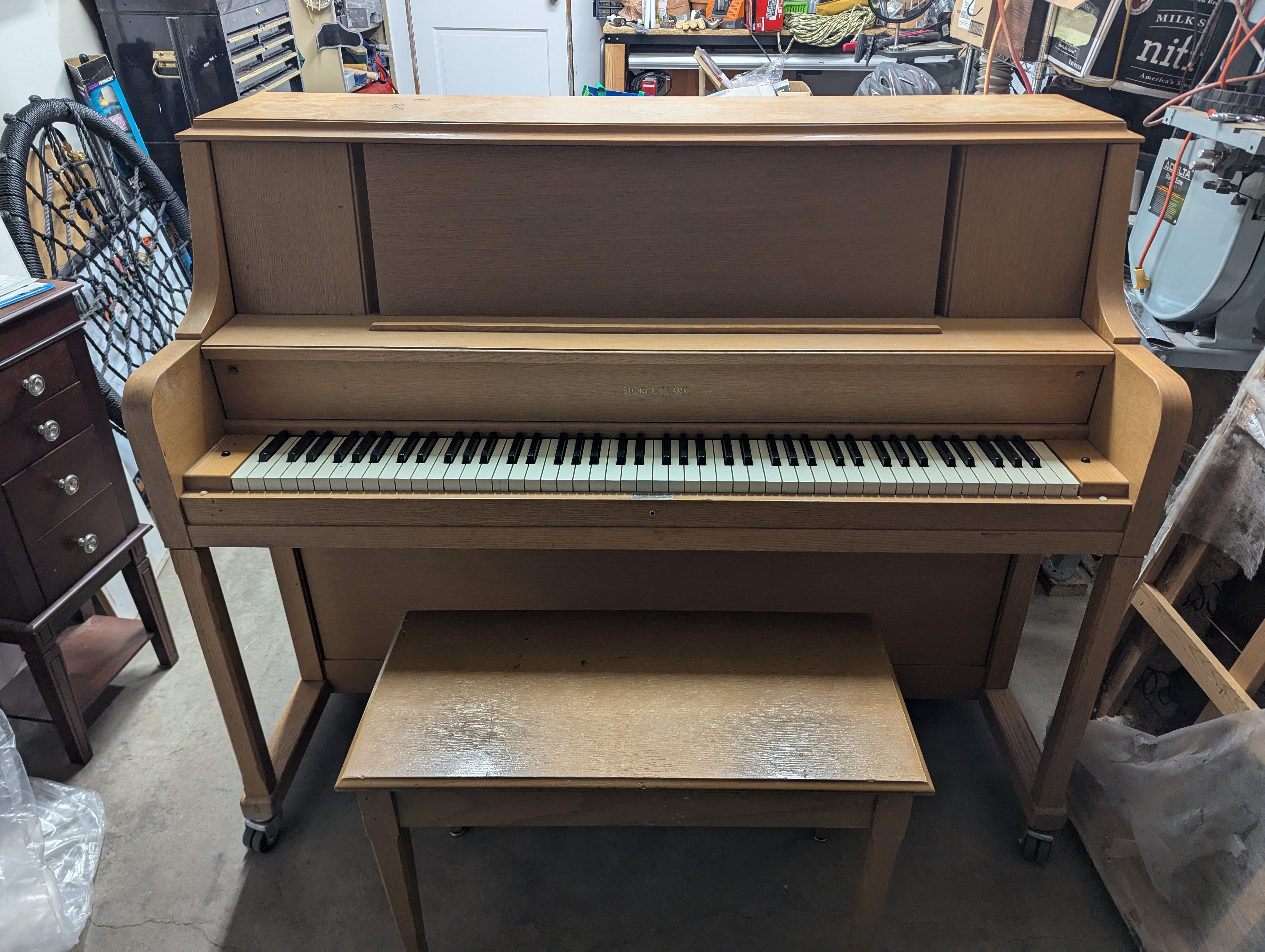 Story & Clark 47" Professional Studio Upright - Light Oak