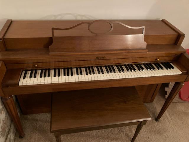 1960s Baldwin Howard Spinet Piano – Polished Walnut 