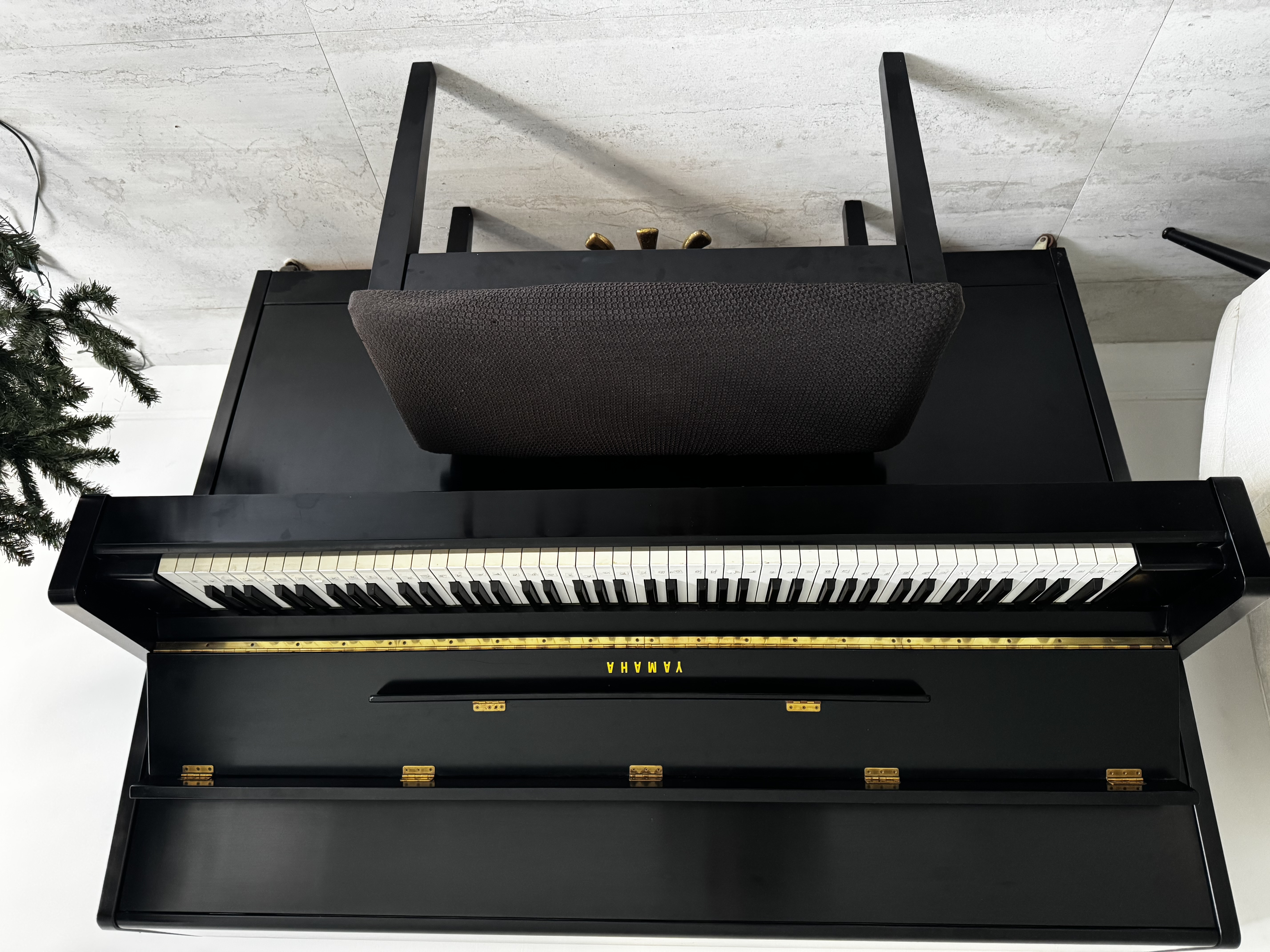 Beautiful Yamaha Upright piano 