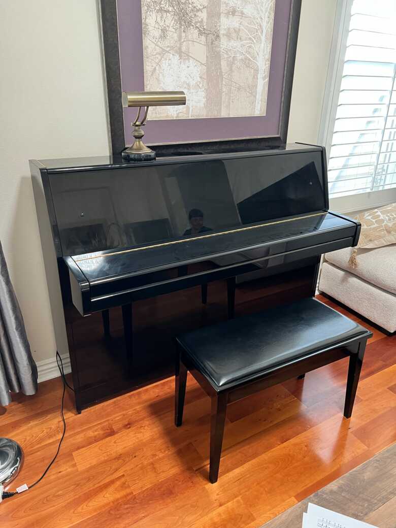 Black Yamaha Upright Piano M1