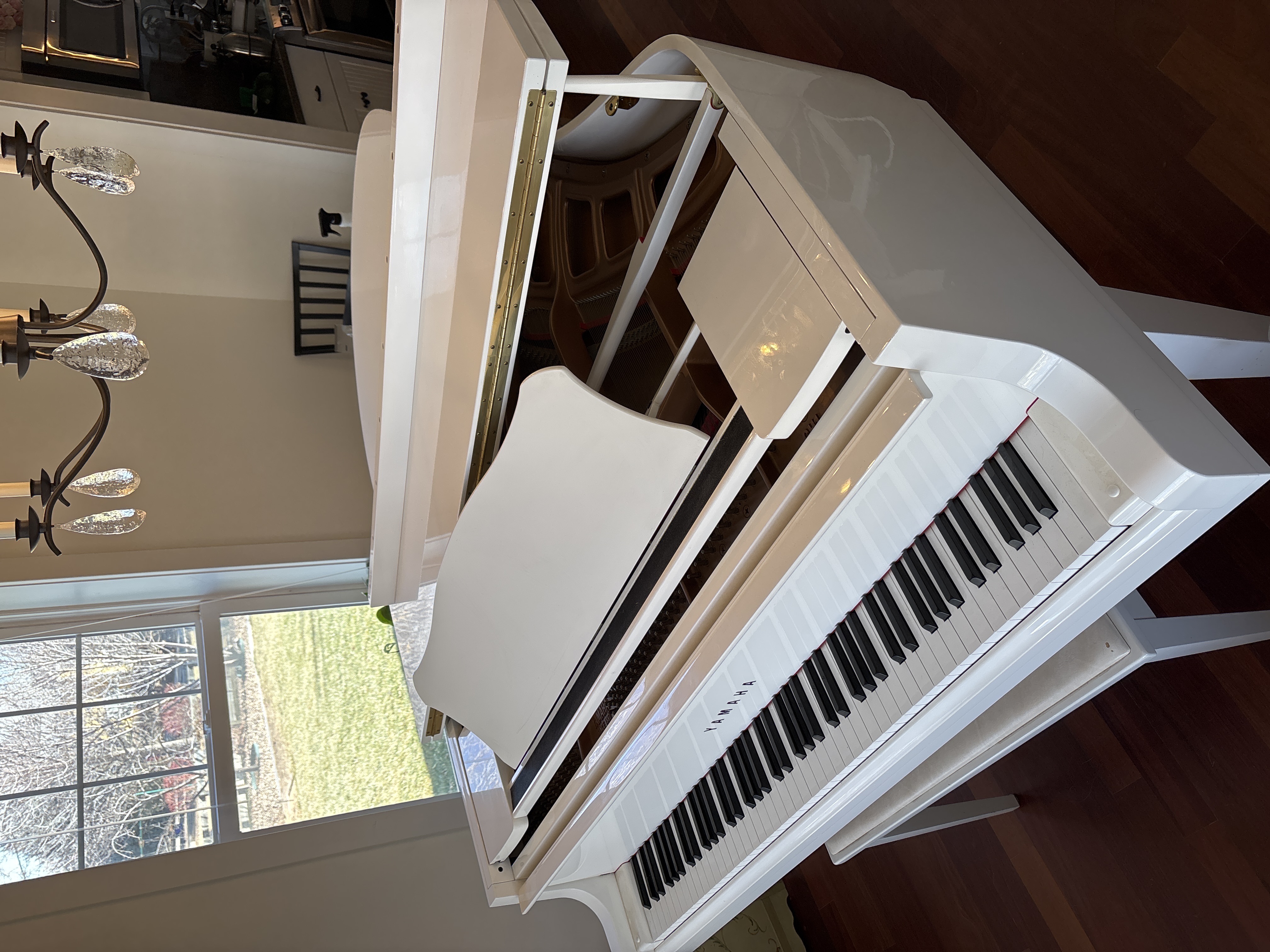 Yamaha GH1 White Baby Grand Piano