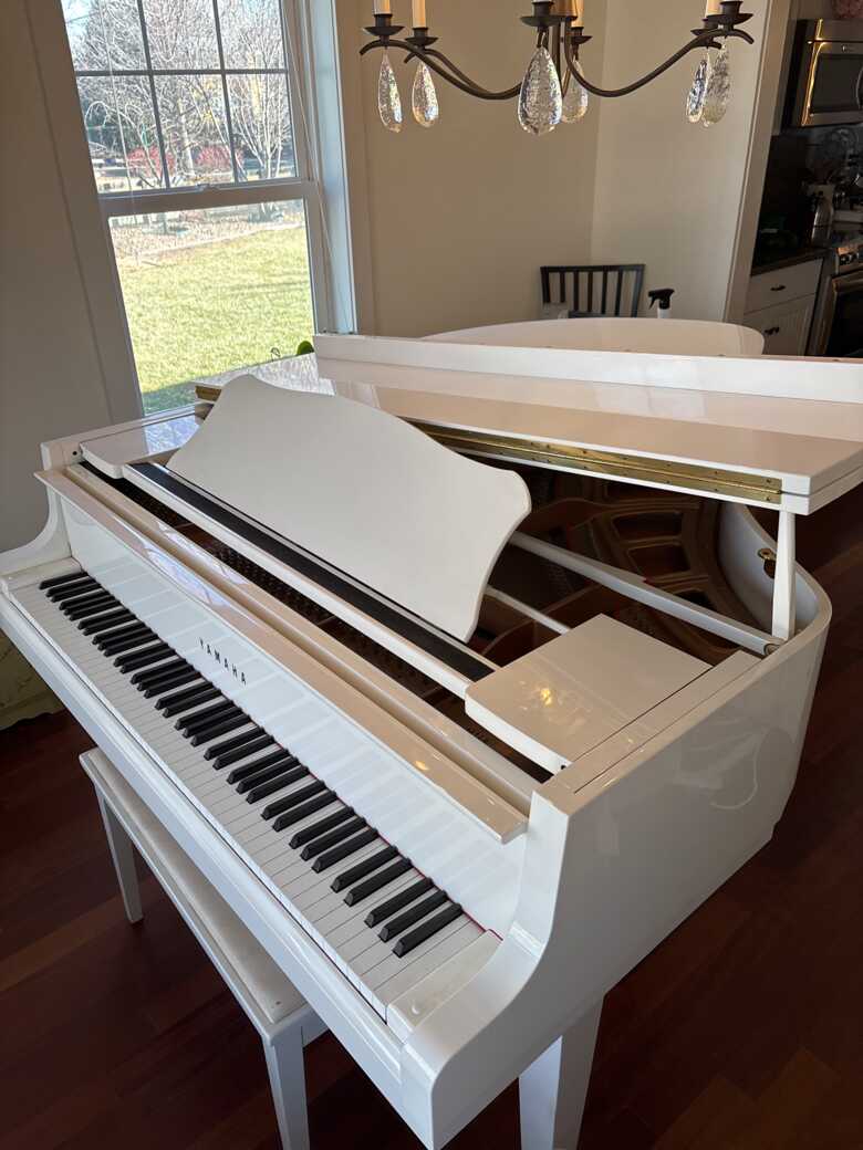 Yamaha GH1 White Baby Grand Piano