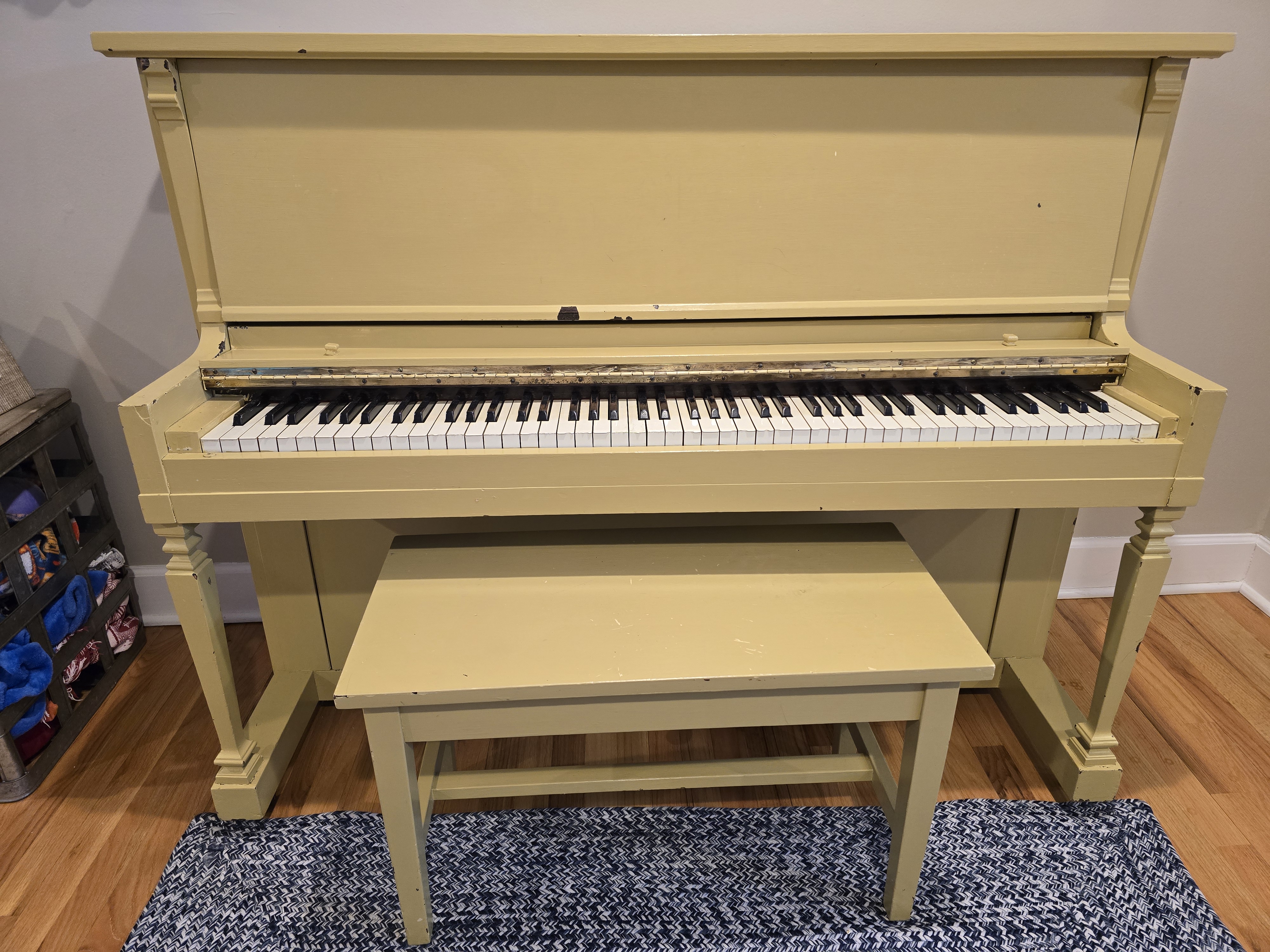 Milton Upright (Antique)