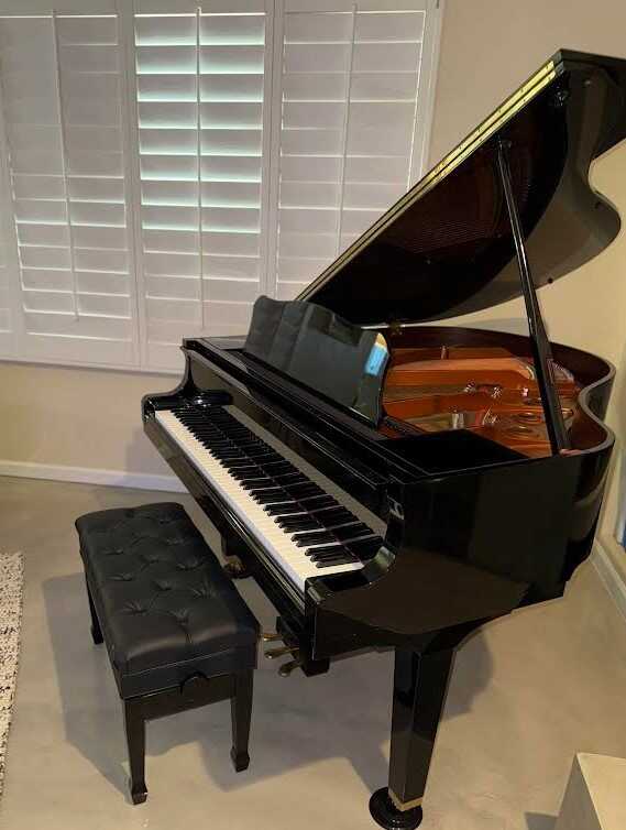 Exquisite 3-Year-Old Yamaha Baby Grand Piano – Like New