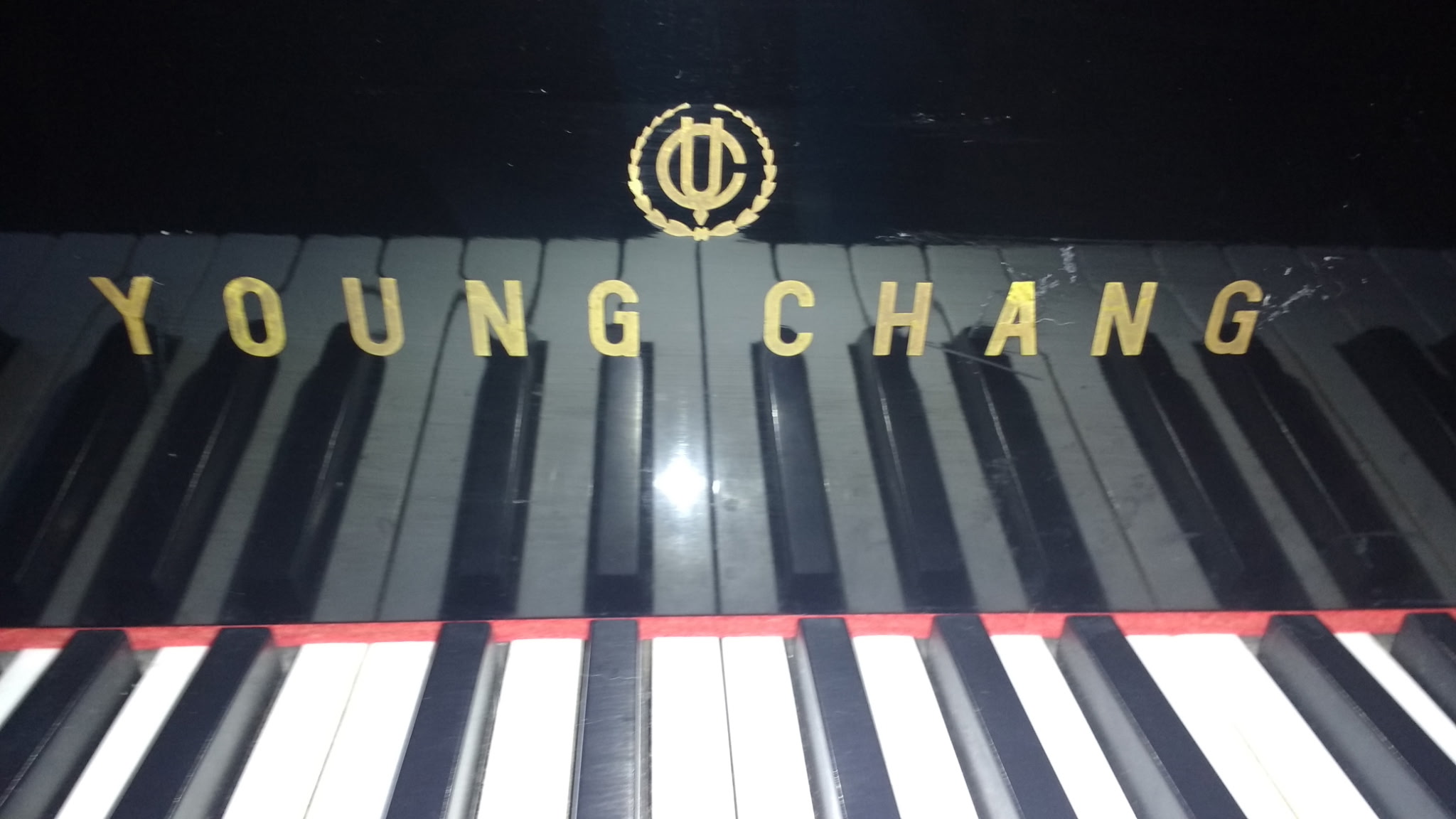 Baby grand piano 
