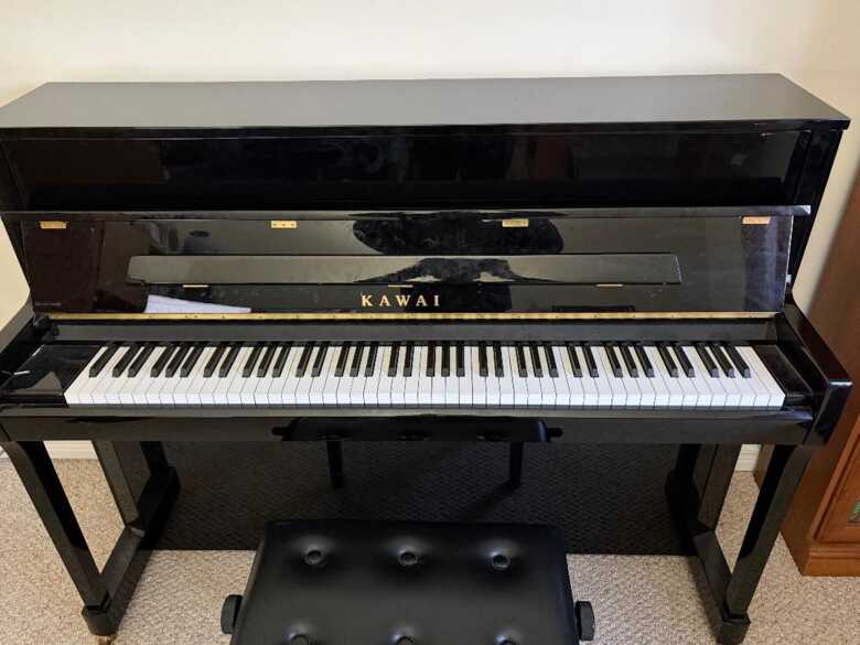 Kawai K-200 Upright Piano in excellent condition