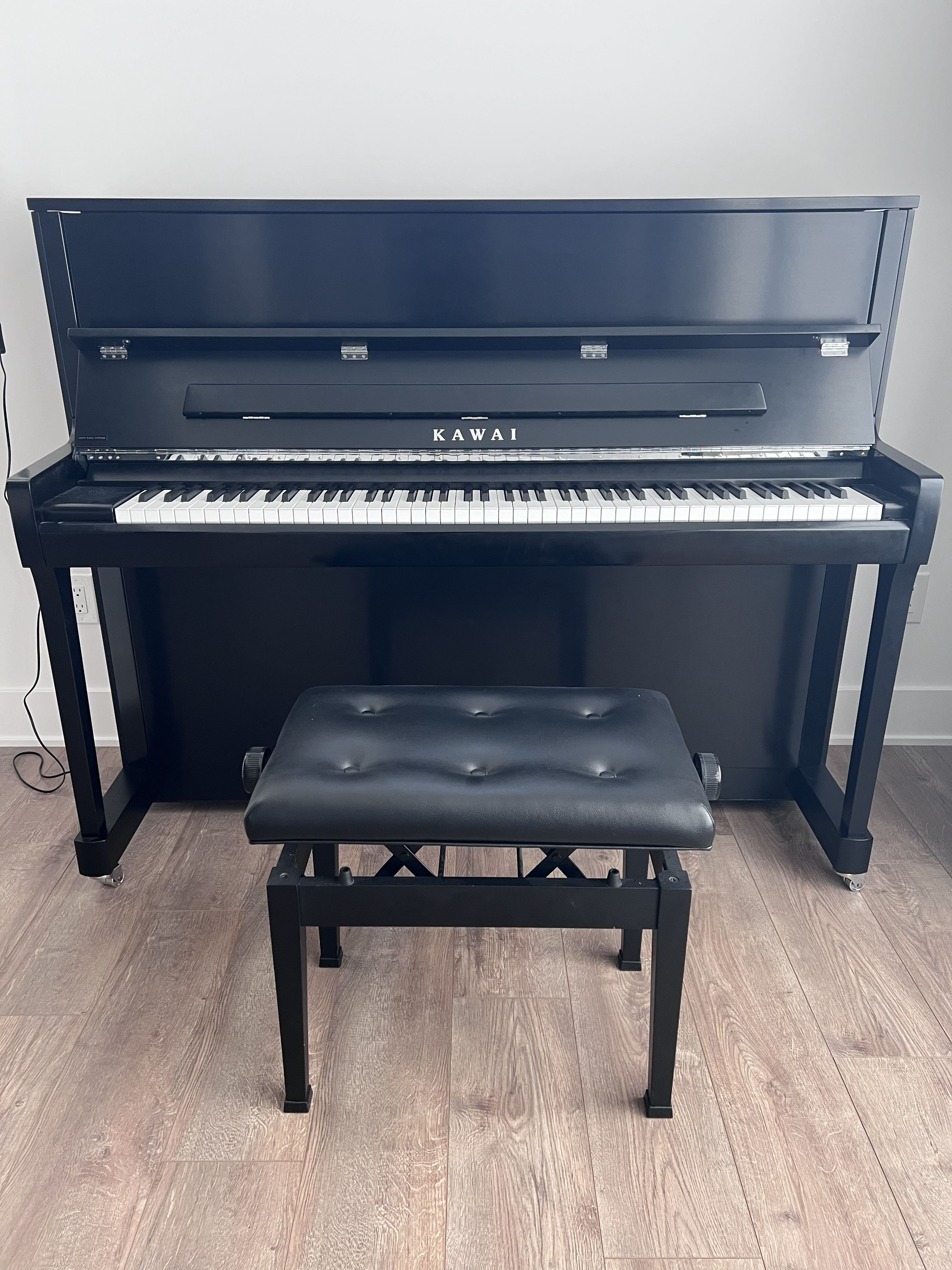 Kawai K-300 Upright Piano in Excellent Condition