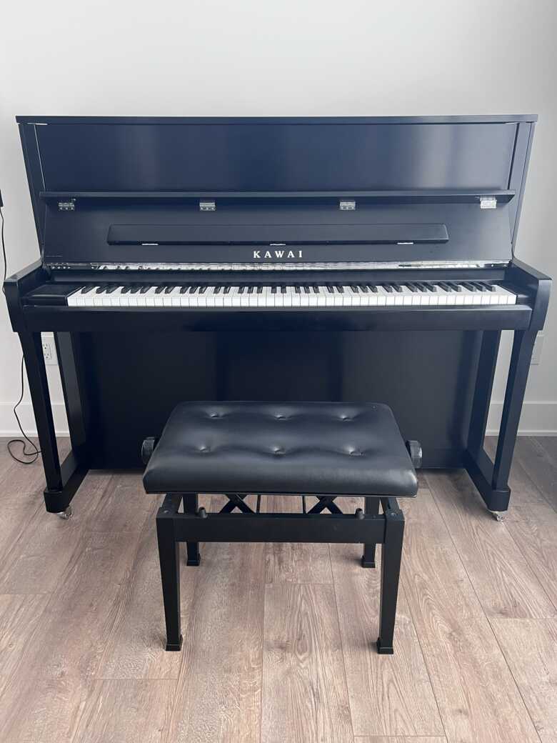 Kawai K-300 Upright Piano in Excellent Condition