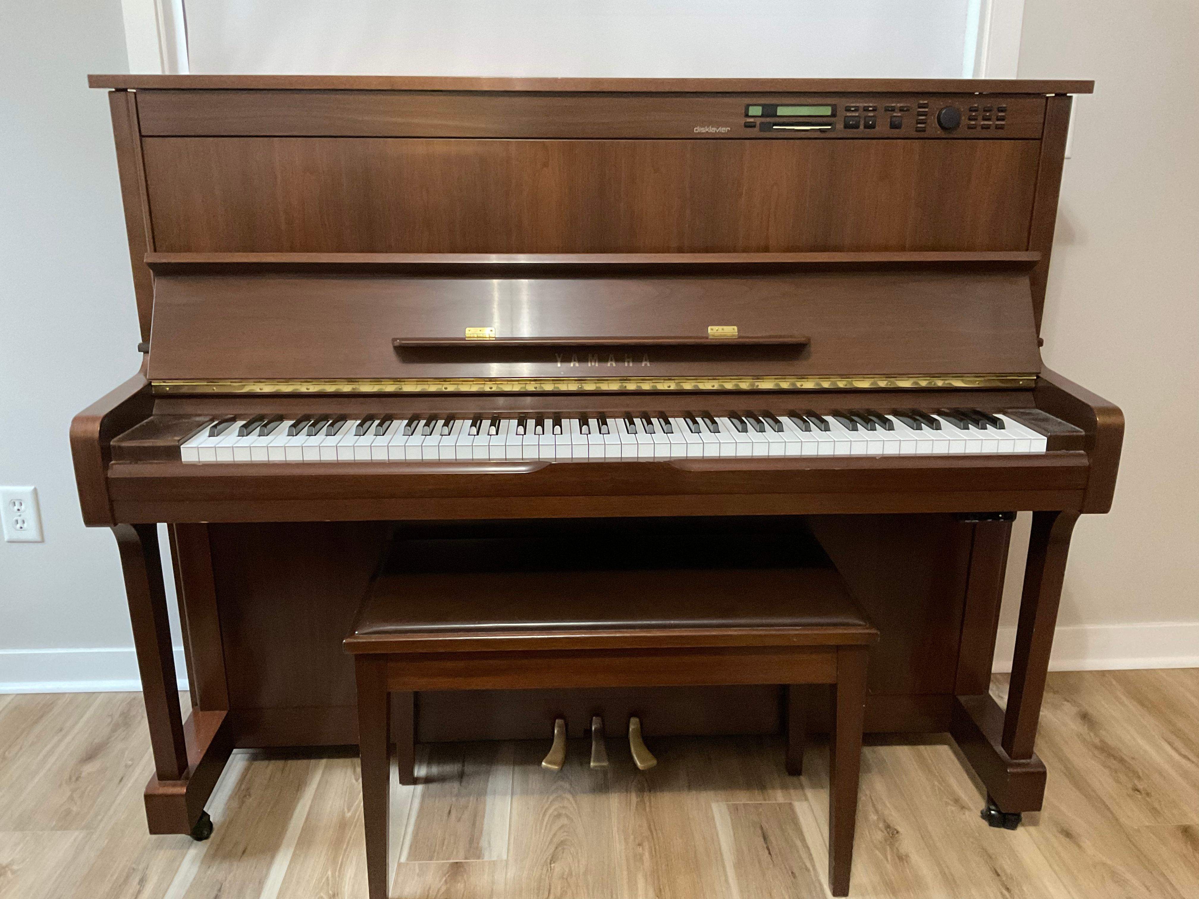 Yamaha MX100II Disklavier Upright – Concert Pianist Owned