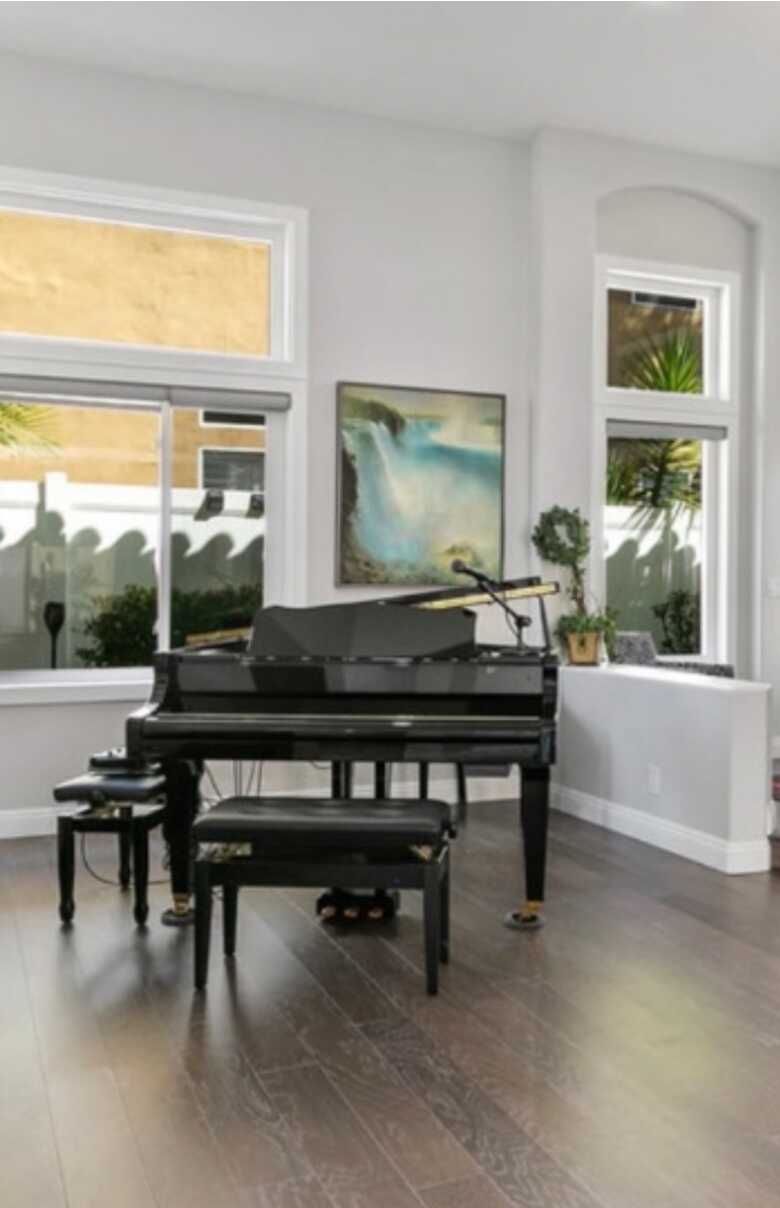 Digital Baby Grand with Autoplay