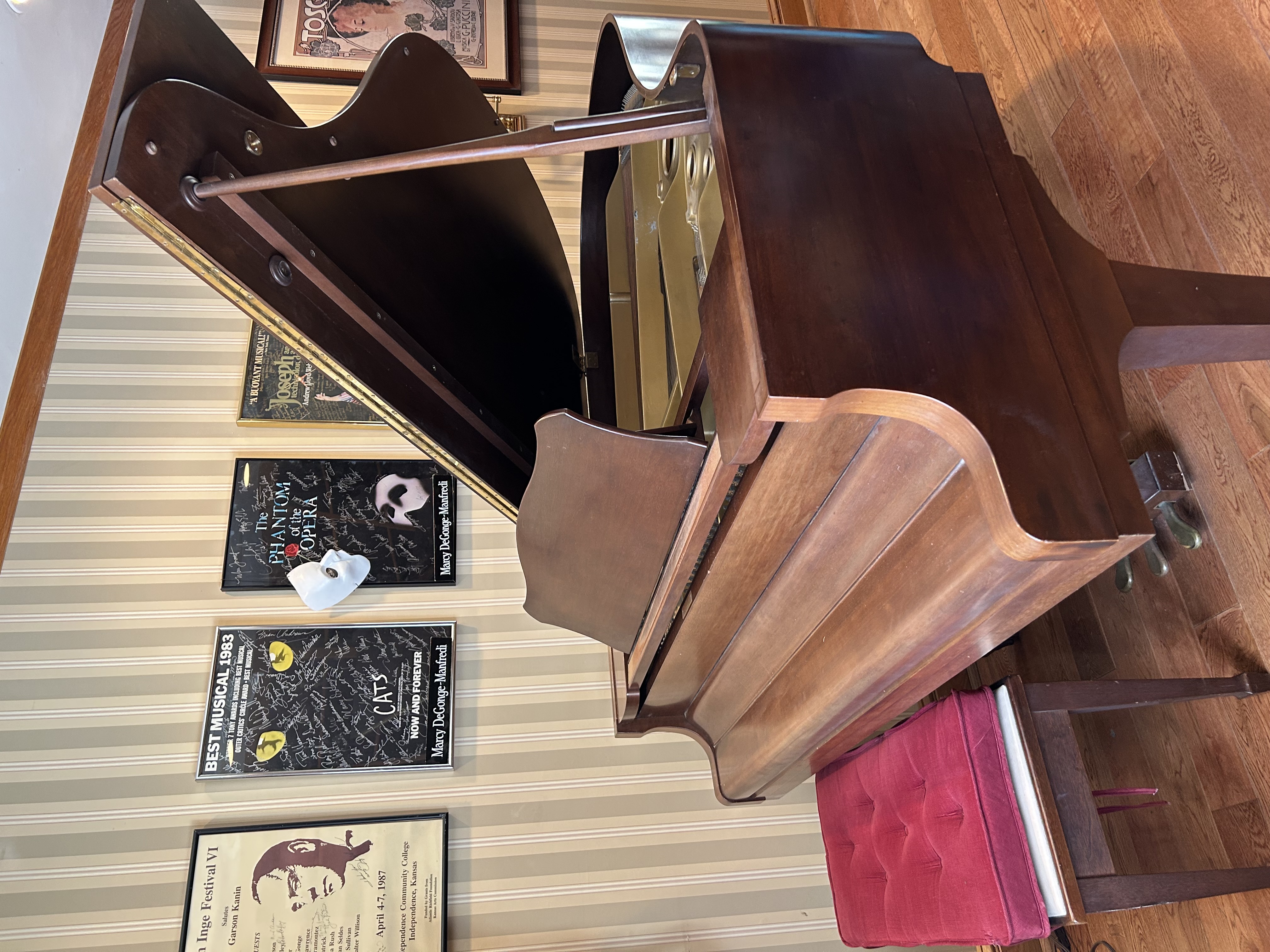 Yamaha Satin finish Walnut  5’8” baby grand 