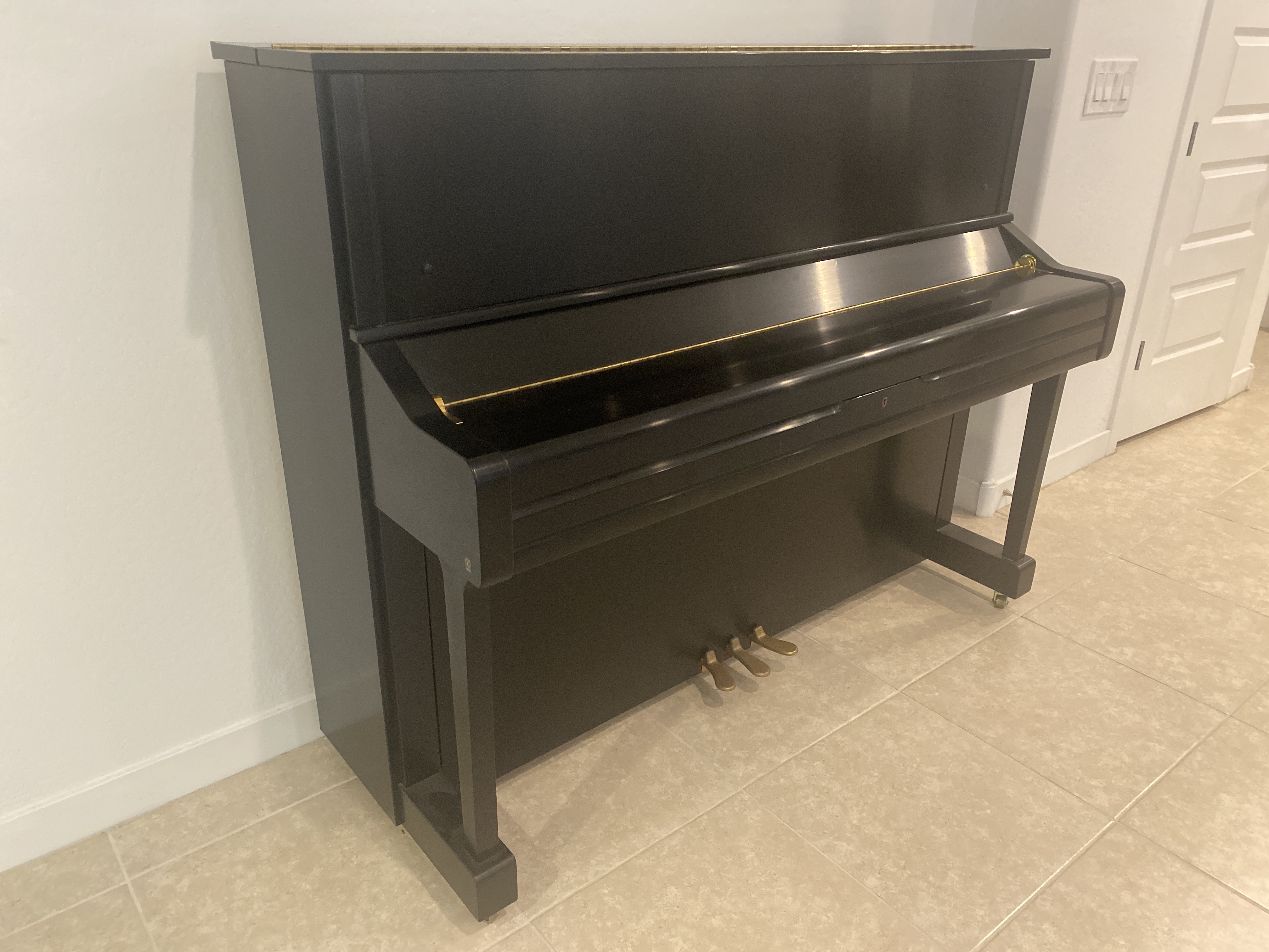 Yamaha U1 upright piano