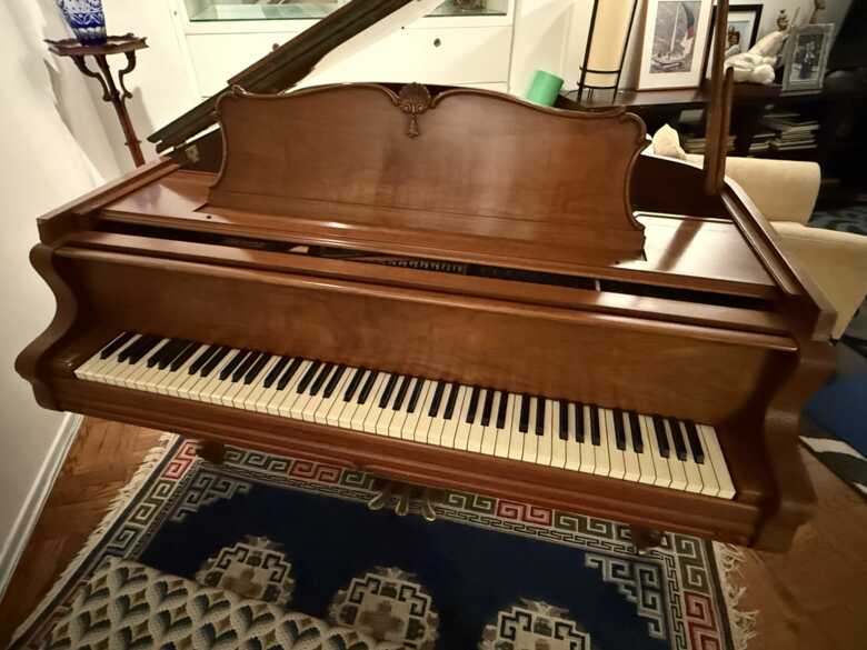 1962 Beautifully Maintained Rococo Style Baldwin Grand Piano