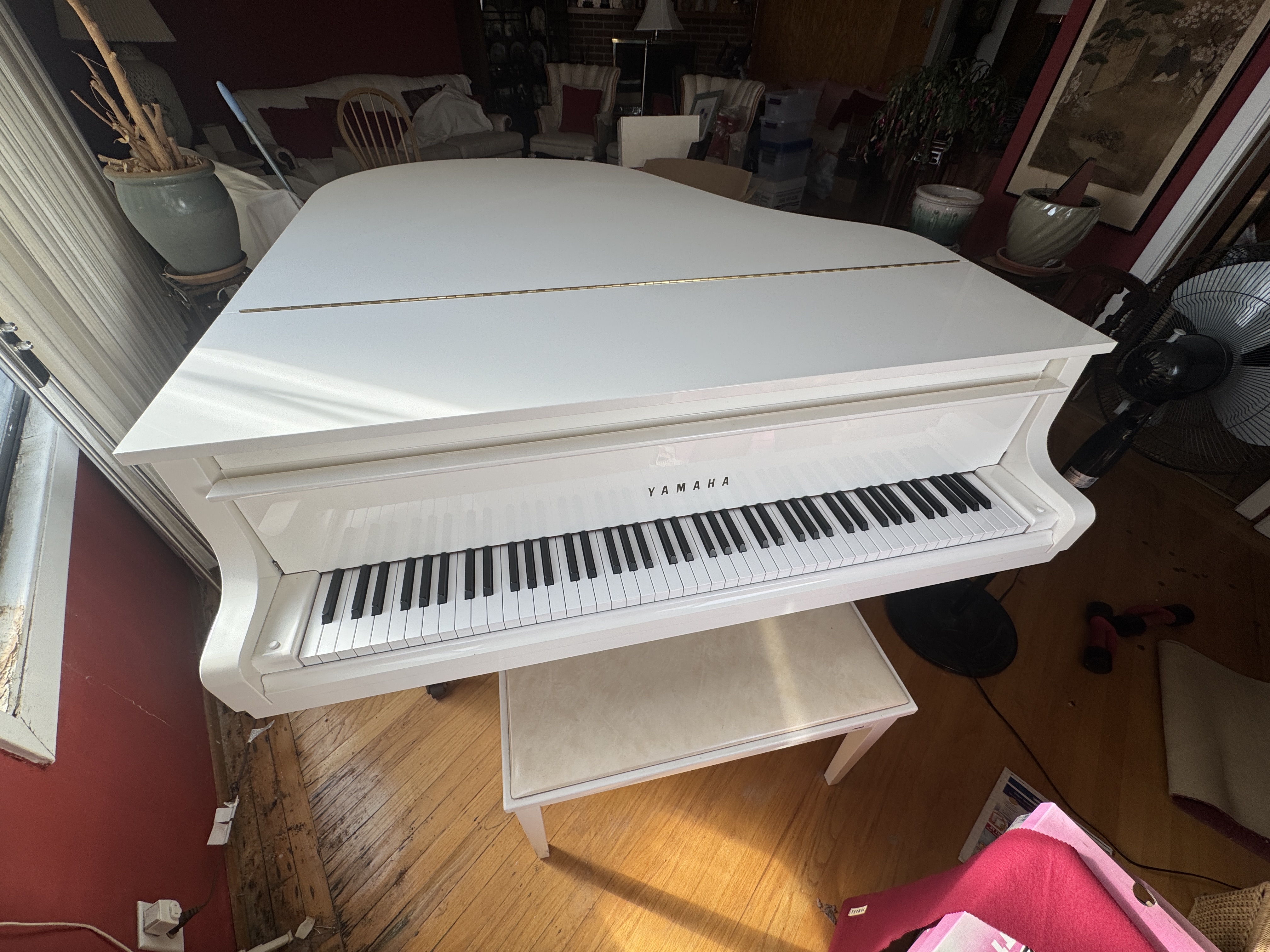 Yamaha GH1 Baby Grand Piano High Gloss White in Excellent Co