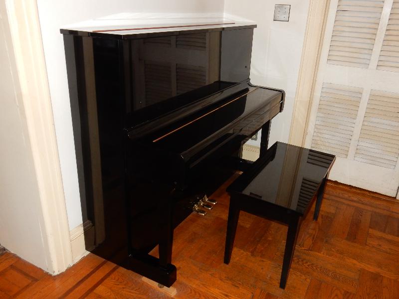 YAMAHA U1-H
