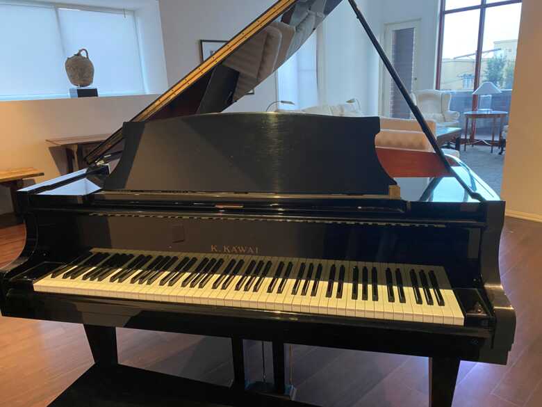 Gorgeous Kawai Baby Grand! Serious Seller