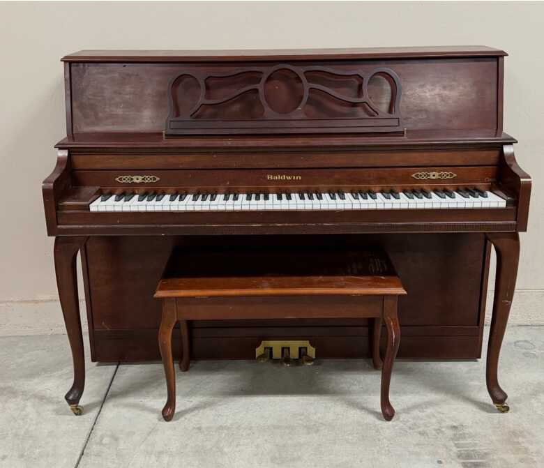 Baldwin Classic 662 Queen Anne Console 