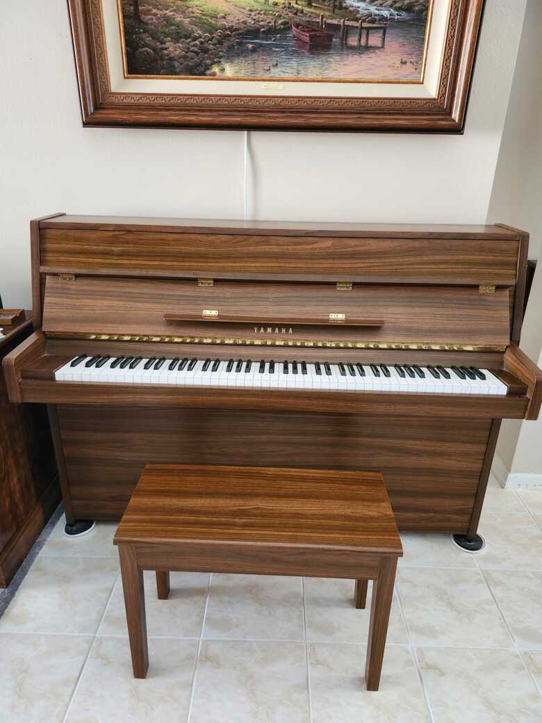 43" Yamaha LU11 Satin American Walnut, Excellent Condition