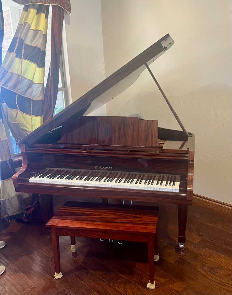 Kawai Redwood KG2C Baby Grand Piano
