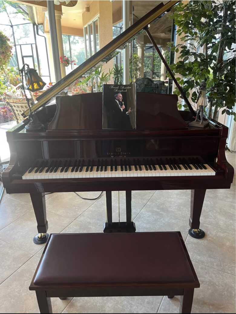 Baby Grand Piano Stiry & Clark QRS Pianomation excellent