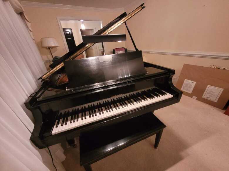 Beautiful Baldwin Grand piano 