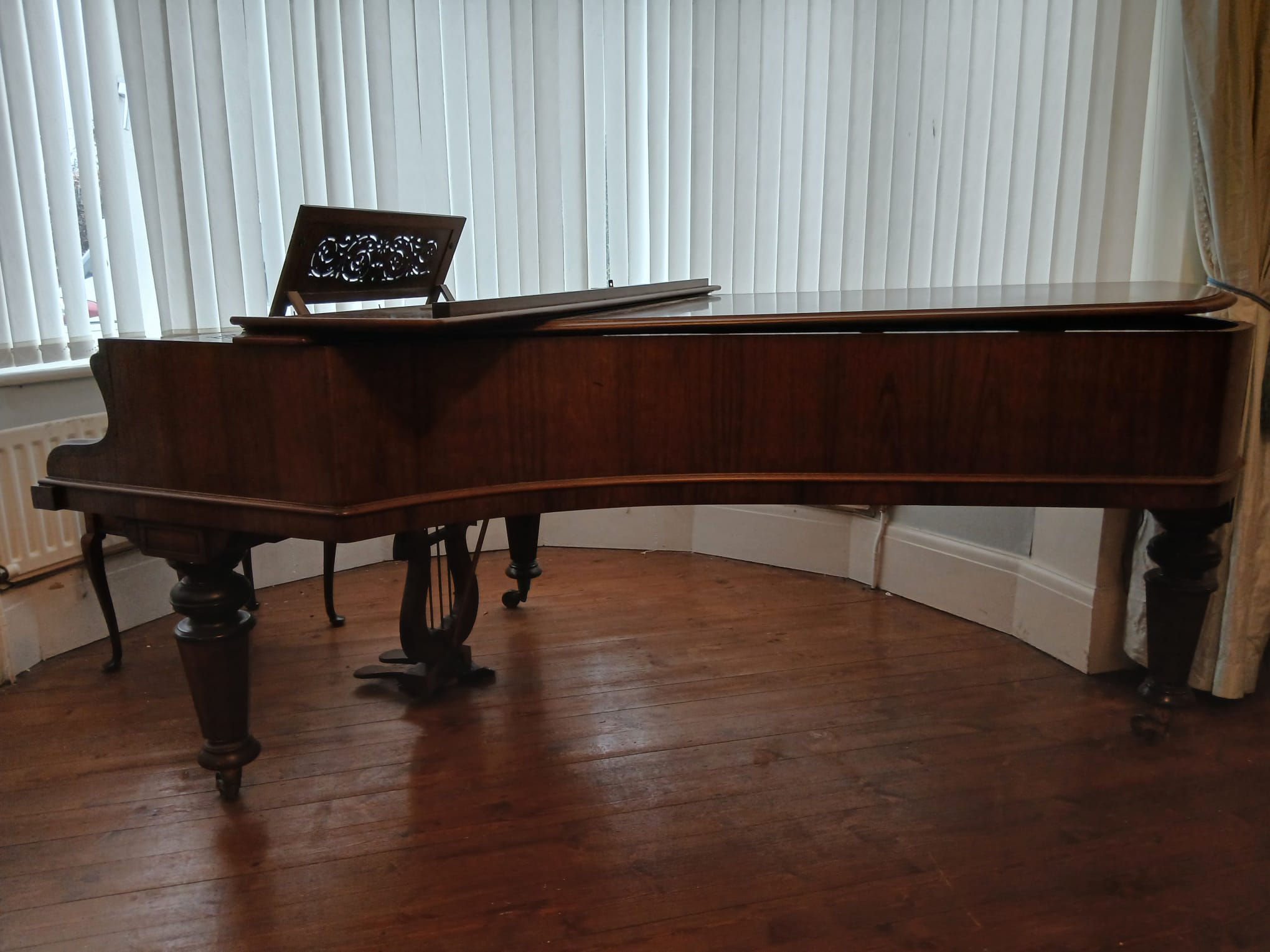 No.9 boudoir grand pianoforte in rosewood, URGENT SALE NEEDE