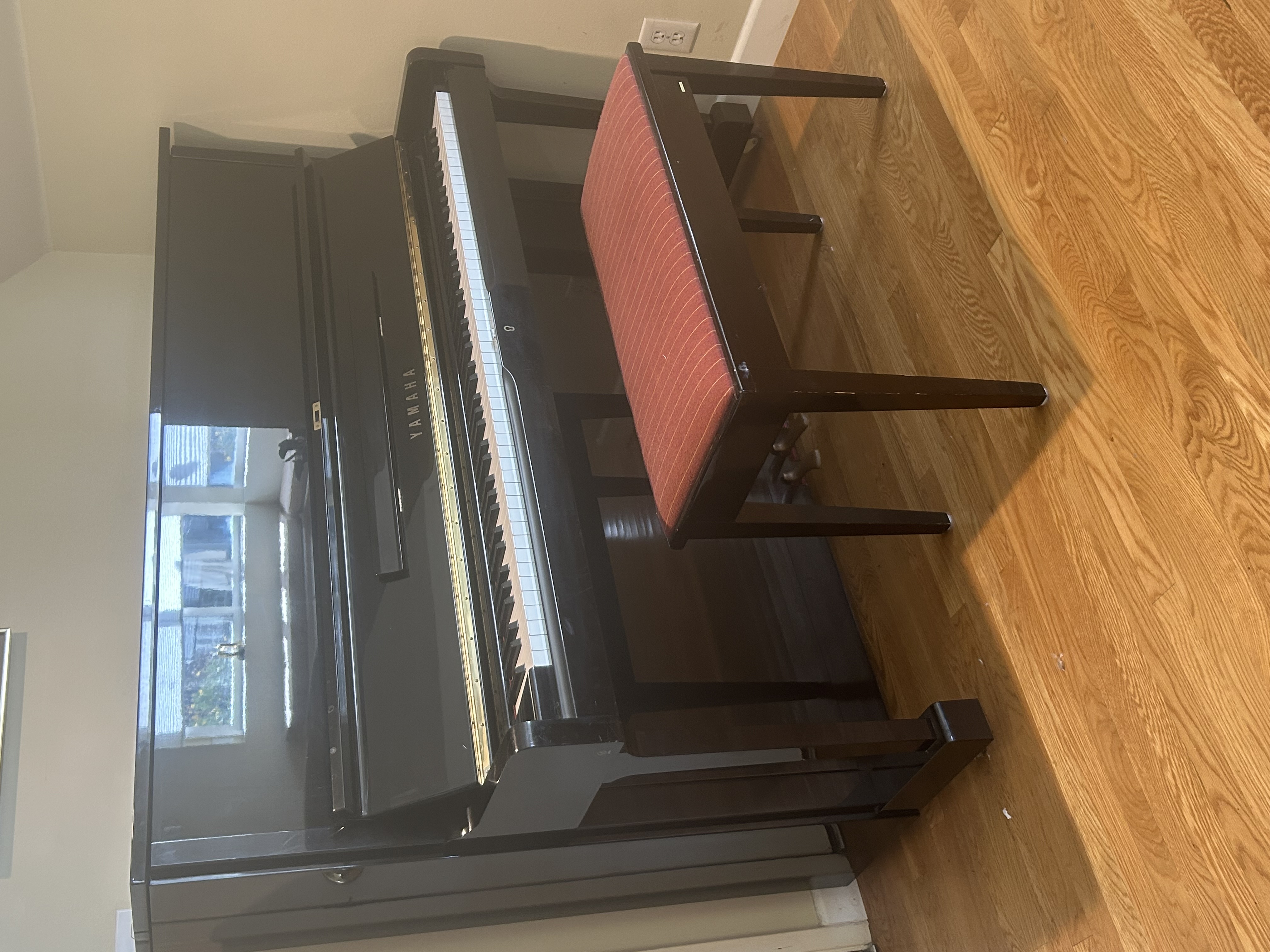 Yamaha U1 Upright Piano – Made in Japan – Excellent Conditio