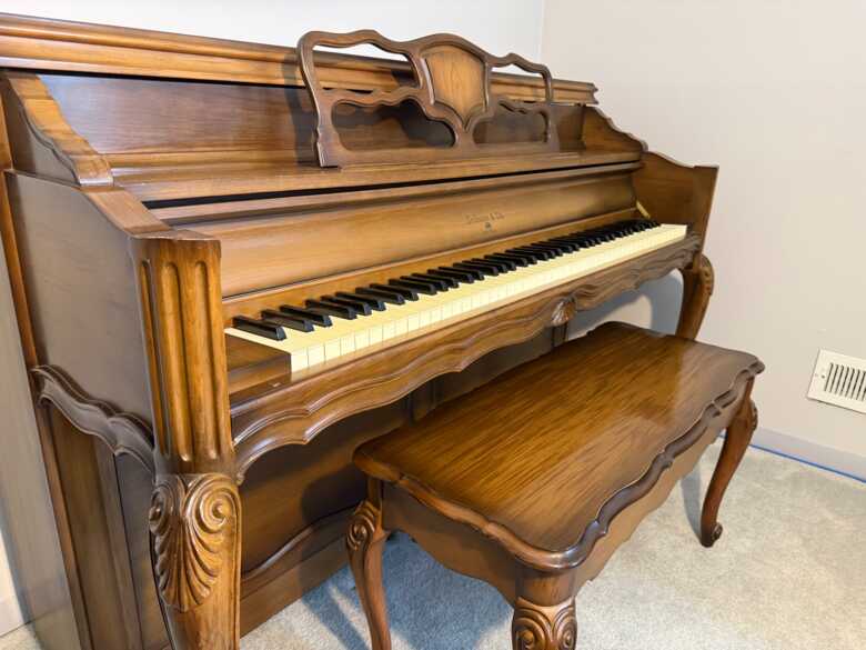 Sohmer Upright 1976 Recently tuned Great Condition