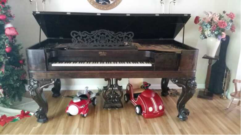 Weber Victorian Square Grand