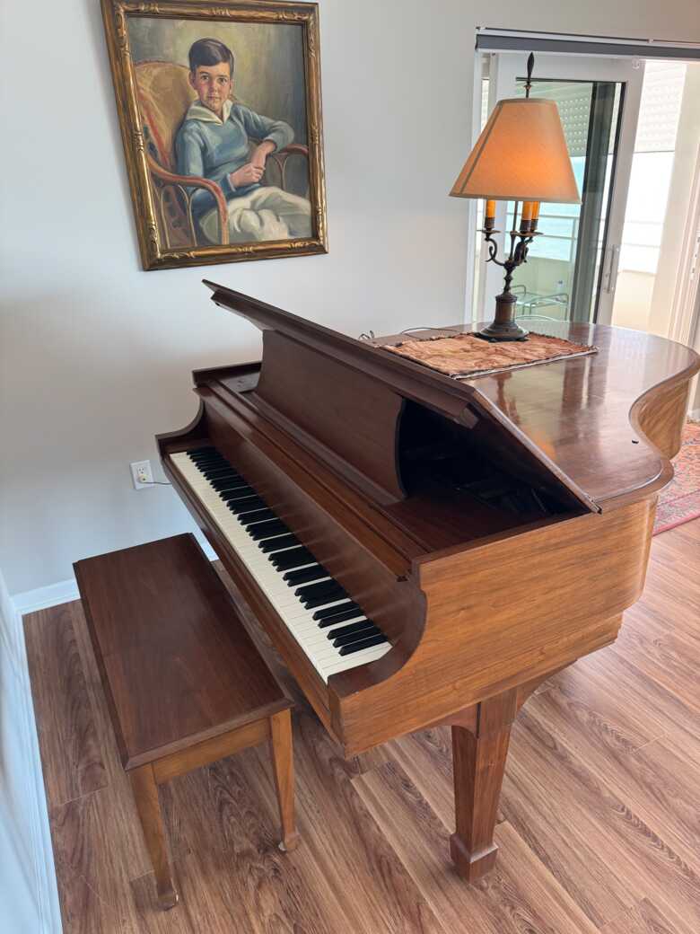 1970 Steinway & Sons M Model Grand 5'7"
