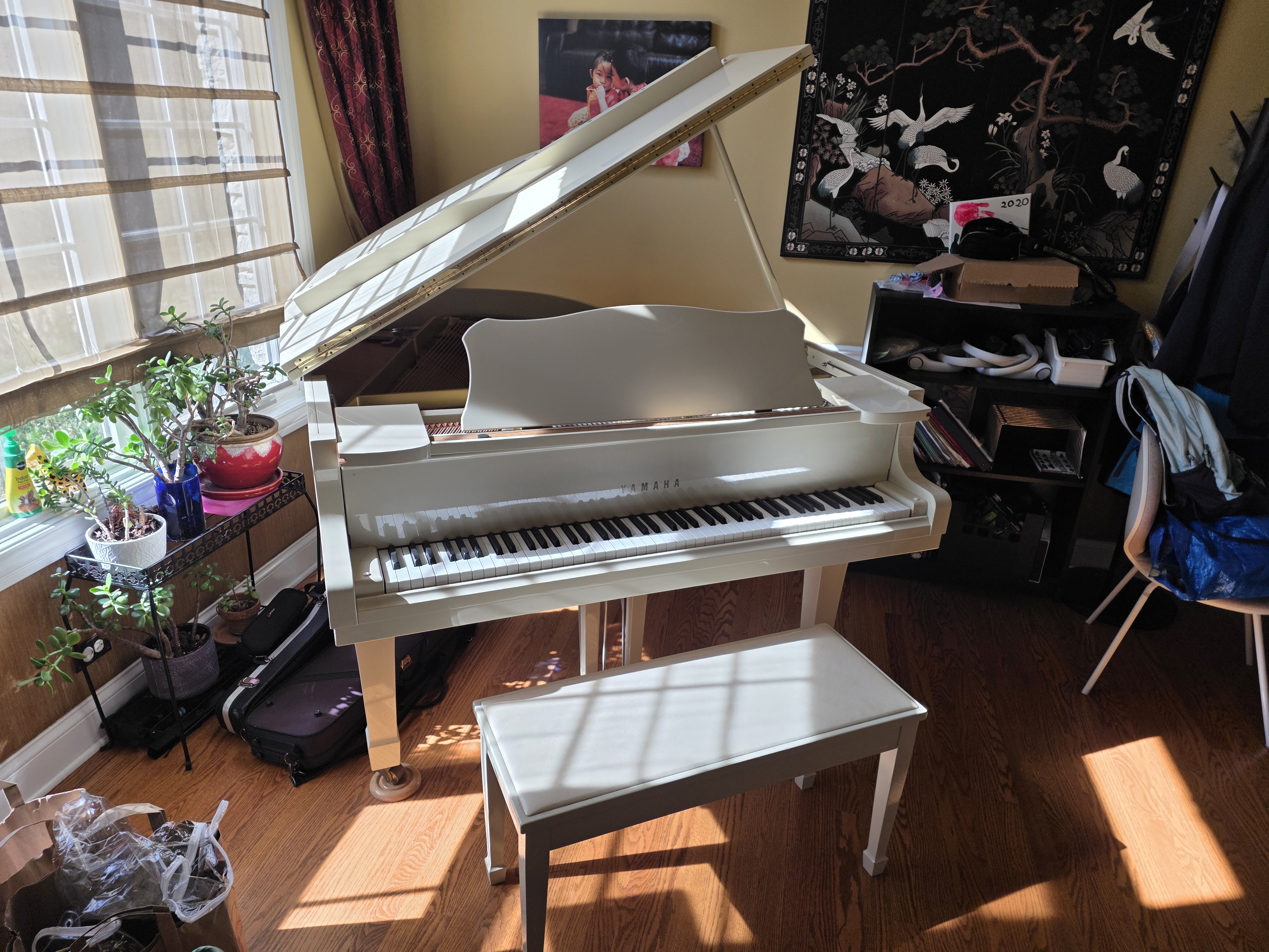 Yamaha G2 Baby Grand Piano – Ivory – 5′8″