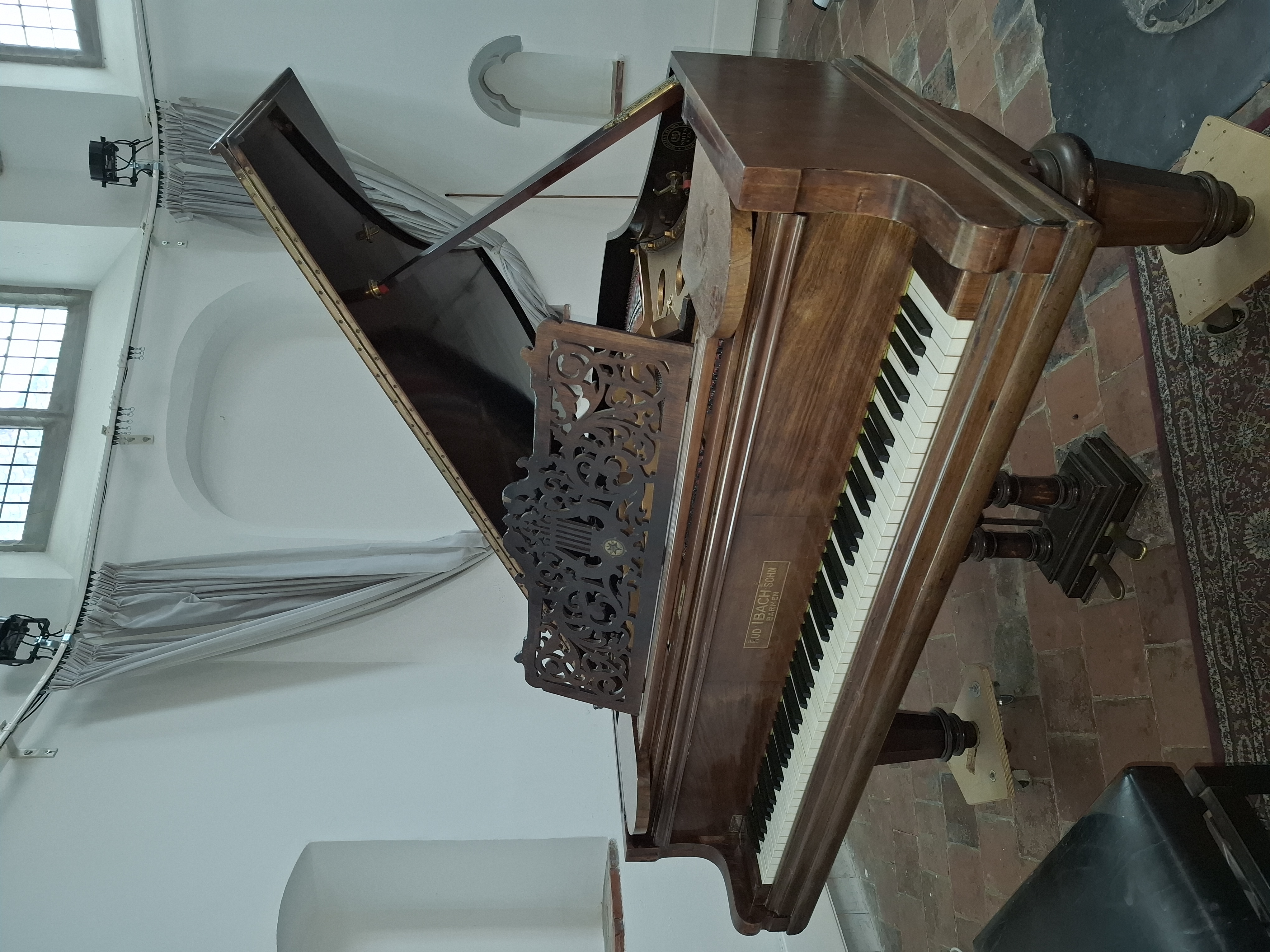 Technisch zeer goede en mooie antieke vleugel