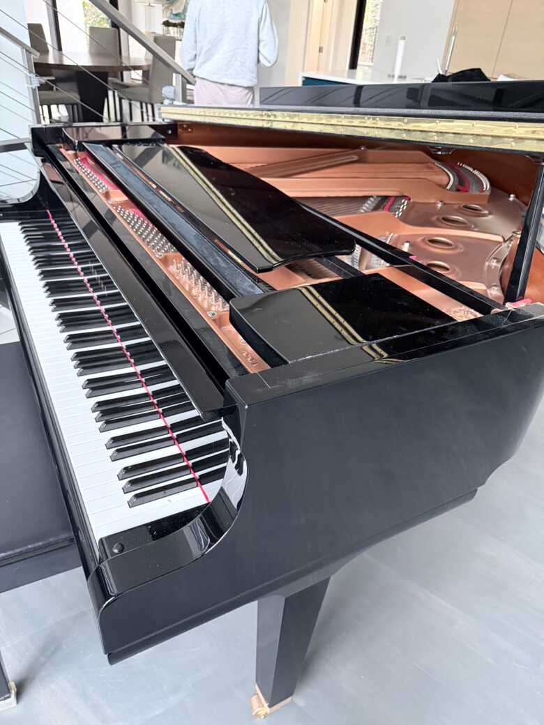 Yamaha GC1 Baby Grand Piano – Excellent Condition – Includes