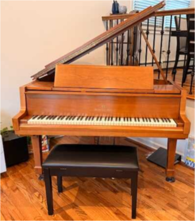 Story & Clark Baby Grand 62"