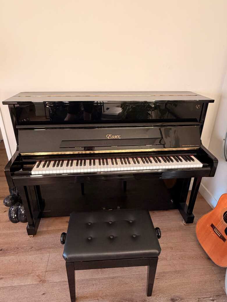 Like NEW-Steinway Essex Piano