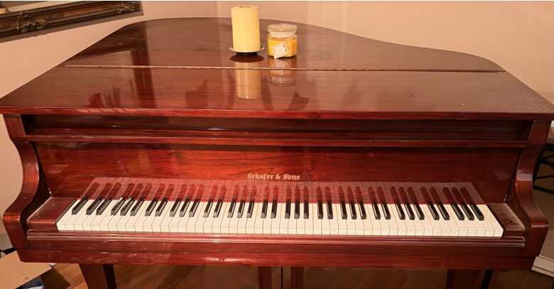 1986 Schafer & Sons Baby Grand Piano 
