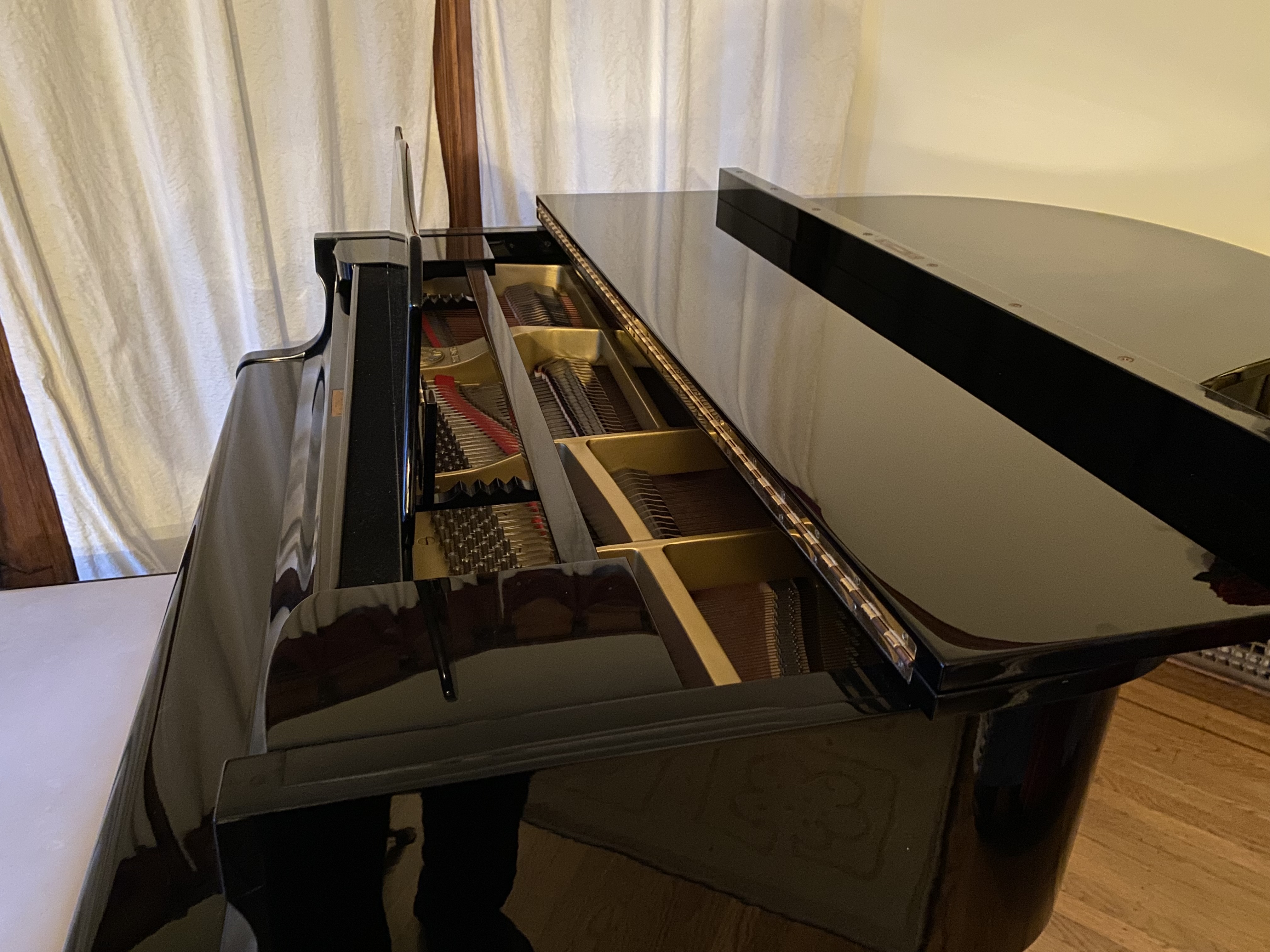 Yamaha G2 Grand Piano - Like New, Excellent Condition
