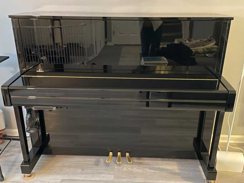 Yamaha B3 SC2 Silent Upright Piano – Excellent Condition