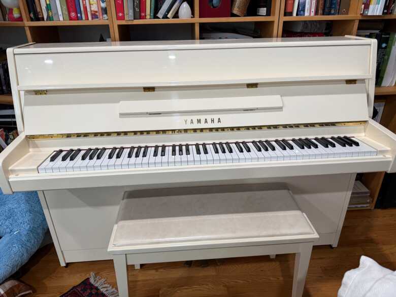 Modern White Yamaha Upright Piano (M1E) – High Gloss + Bench
