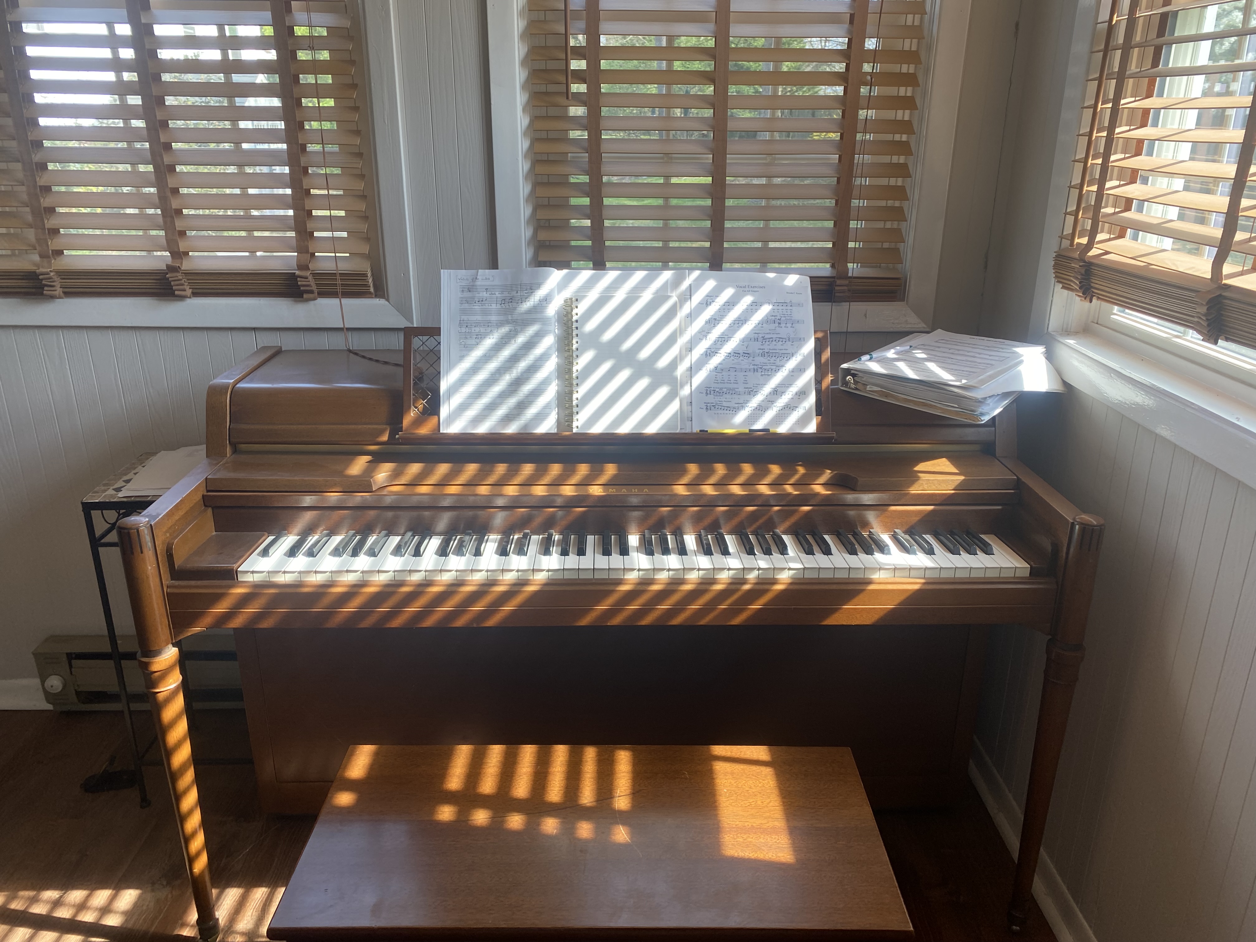 Yamaha upright piano 
